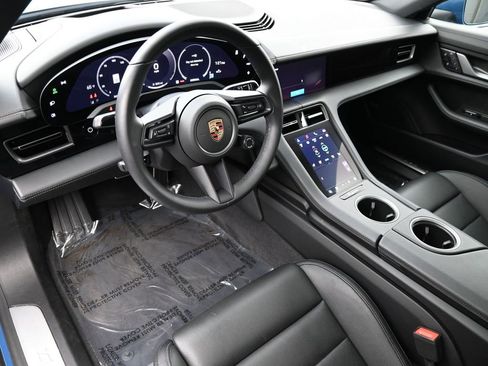 Used 2025 Porsche Taycan image 5