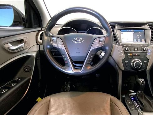 Used 2017 Hyundai Santa Fe Sport image 4