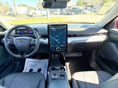 Used 2022 Ford Mustang Mach-E Select image 22