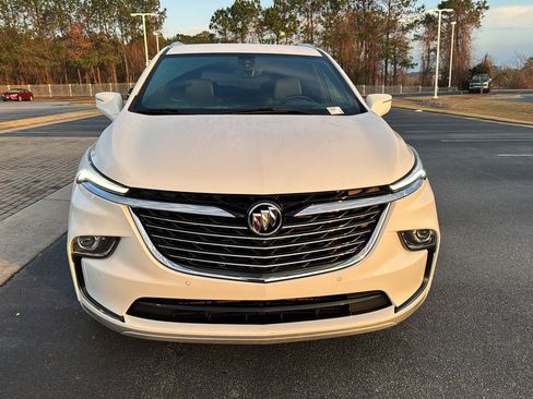 Used 2024 Buick Enclave Premium image 7