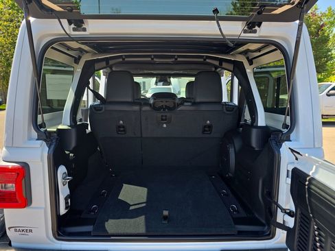 New 2026 Jeep Wrangler Unlimited Sahara AWD/4WD image 12
