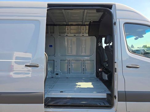 Used 2026 Mercedes-Benz Sprinter 2500 image 14