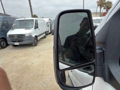 Used 2023 Ford E-Transit Medium Roof RWD image 8