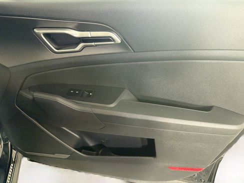Used 2026 Kia Sportage LX FWD image 30