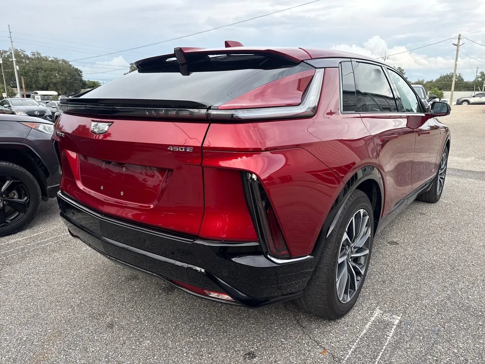 Used 2024 Cadillac Lyriq Sport RWD image 7