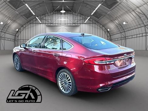 Used 2017 Ford Fusion SE w/ Fusion SE Technology Package AWD/4WD image 5