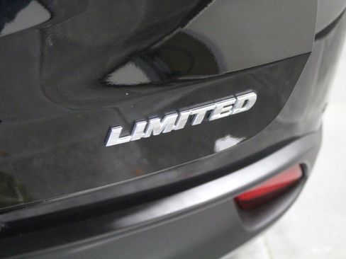 Used 2014 Toyota Highlander Limited Platinum image 35