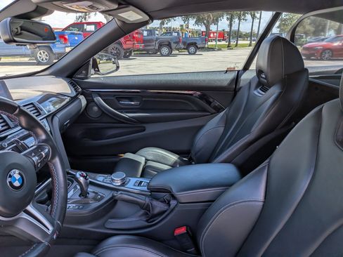 Used 2018 BMW M4 Convertible RWD image 17