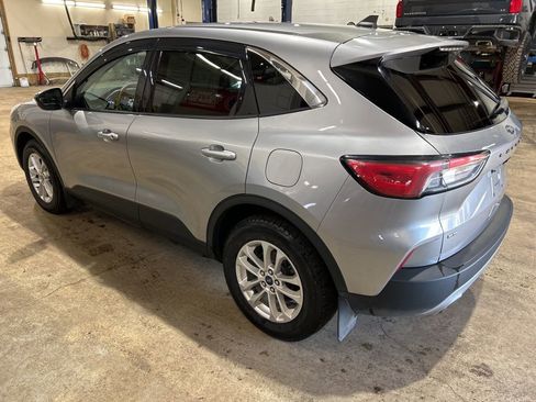 Used 2021 Ford Escape SE w/ Cold Weather Package image 3