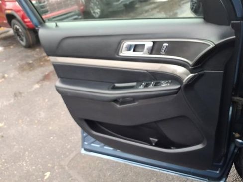 Used 2019 Ford Explorer XLT w/ Equipment Group 202A image 23