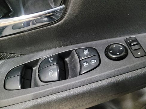 Used 2021 Nissan Kicks SV FWD image 27