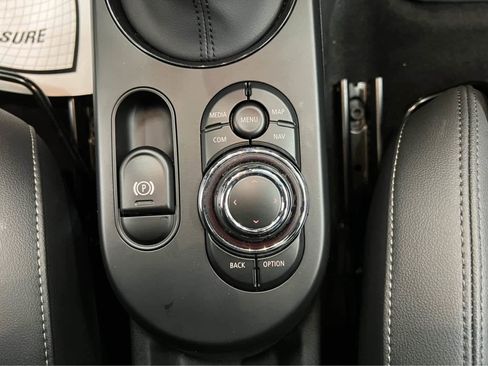 Used 2024 MINI Cooper SE image 31