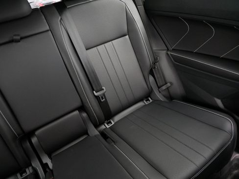 Certified 2024 Volkswagen Tiguan SE R-Line AWD/4WD image 14
