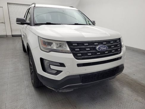 Used 2017 Ford Explorer XLT w/ Equipment Group 202A image 14