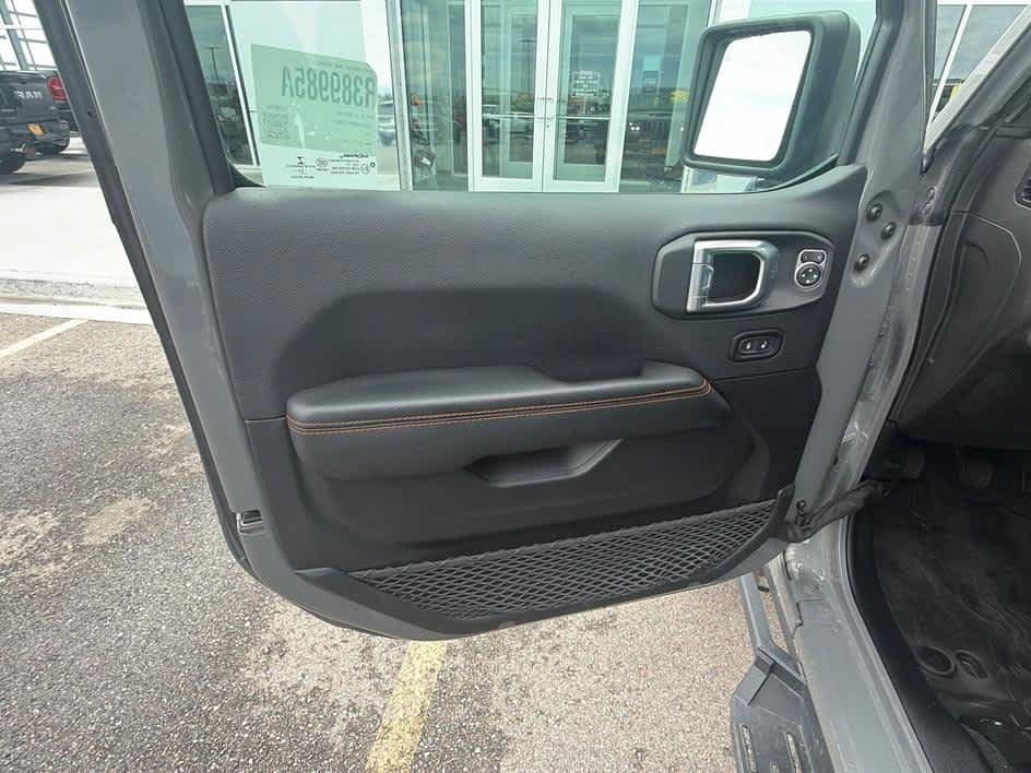 Used 2021 Jeep Gladiator Mojave AWD/4WD image 9