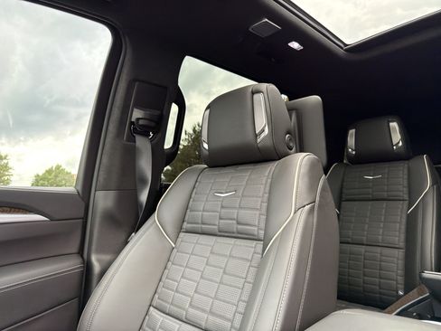 Used 2025 Cadillac Escalade Sport Platinum AWD/4WD image 20