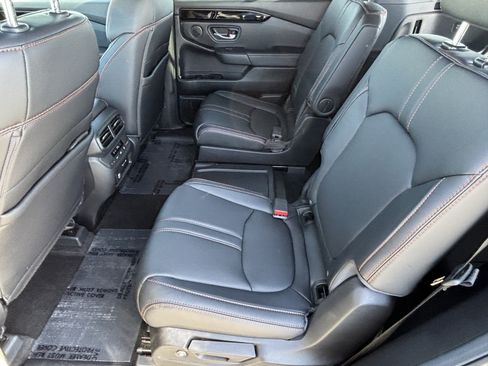 Certified 2025 Honda Pilot TrailSport image 14