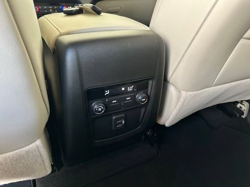 Used 2024 Buick Enclave Essence w/ Experience Buick Package FWD image 21