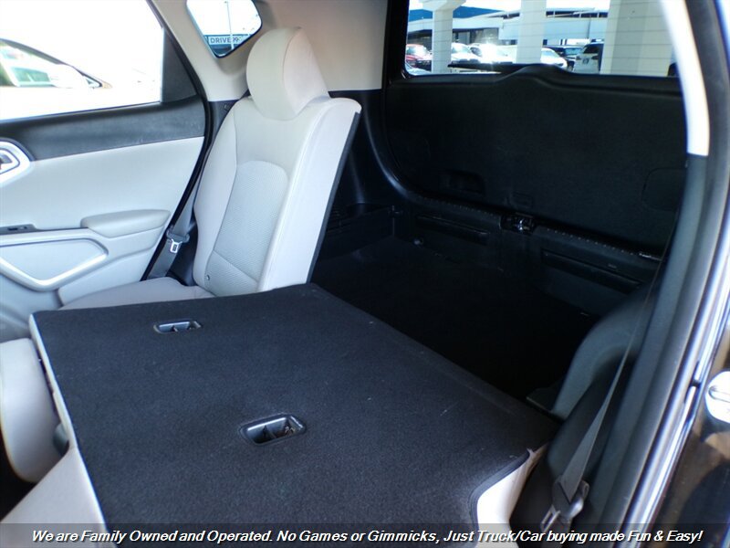 Used 2020 Kia Soul LX FWD image 10