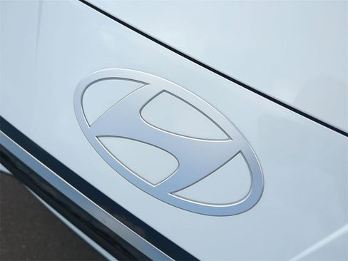 New 2026 Hyundai Elantra Limited image 13