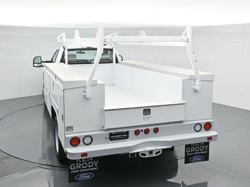 New 2025 Ford F450 XL w/ XL Chrome Package image 46