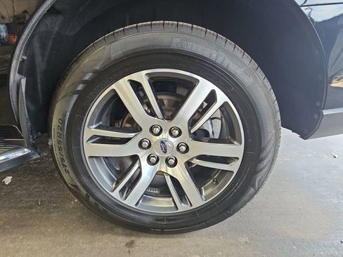 Used 2022 Ford Expedition XLT RWD image 34
