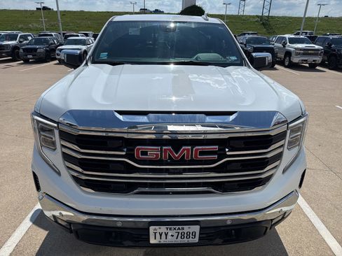Used 2024 GMC Sierra 1500 SLT AWD/4WD image 2