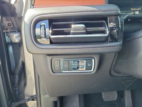 Used 2024 Lincoln Aviator Reserve AWD/4WD image 15