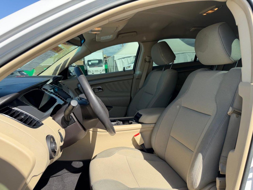 Used 2018 Ford Taurus SEL w/ Equipment Group 201A FWD image 18