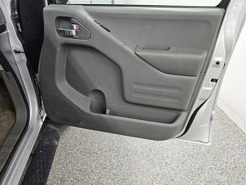 Used 2015 Nissan Frontier SV image 20