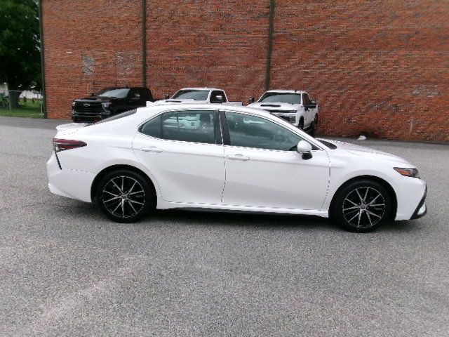 Used 2024 Toyota Camry SE w/ Convenience Package FWD image 2