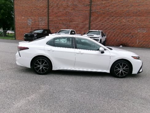 Used 2024 Toyota Camry SE w/ Convenience Package FWD image 2
