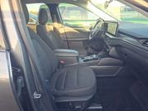 Used 2023 Ford Escape Active w/ Tech Pack #2 AWD/4WD image 3