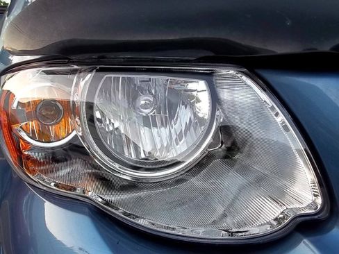 Used 2007 Chrysler Town & Country Limited FWD image 29