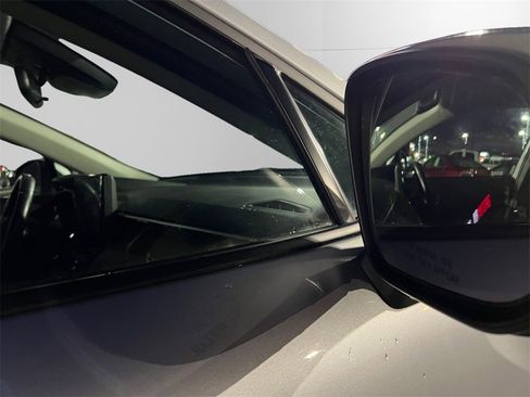 Used 2023 Toyota Corolla Cross LE image 12