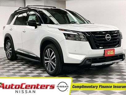 New 2025 Nissan Pathfinder Platinum w/ Lighting Package (N93)