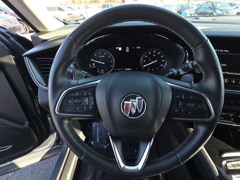 Used 2022 Buick Envision Essence w/ Technology Package II image 17