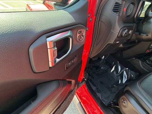 Used 2025 Jeep Gladiator Rubicon image 15