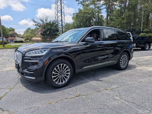 Certified 2023 Lincoln Aviator Reserve w/ Elements Package Plus AWD/4WD image 9