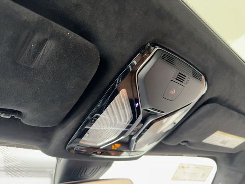 Used 2021 BMW X7 xDrive40i w/ Premium Package image 17