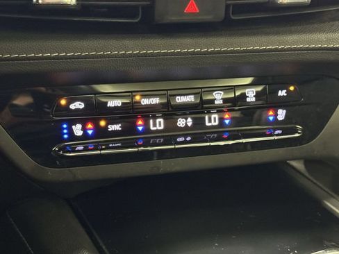 Certified 2021 Buick Envision Avenir w/ Technology Package II AWD/4WD image 23