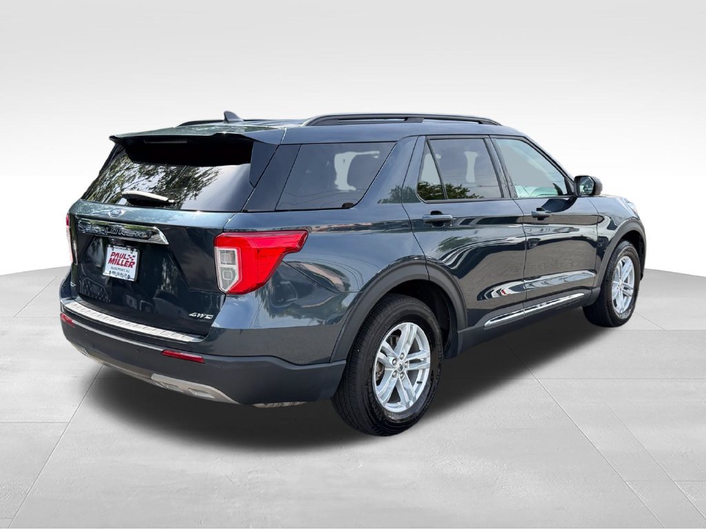 Used 2022 Ford Explorer XLT w/ Equipment Group 202A AWD/4WD image 7