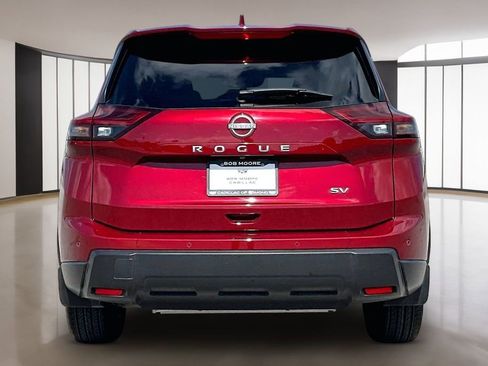 Used 2024 Nissan Rogue SV FWD image 4