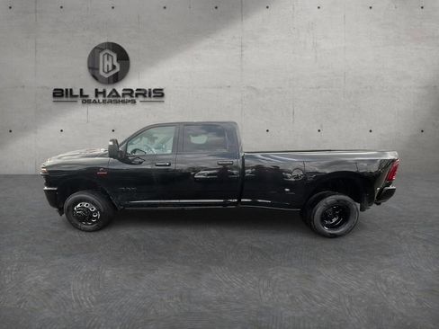 New 2026 RAM 3500 Laramie AWD/4WD image 10