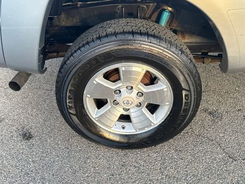 Used 2015 Toyota Tacoma 4x4 Access Cab V6 image 40