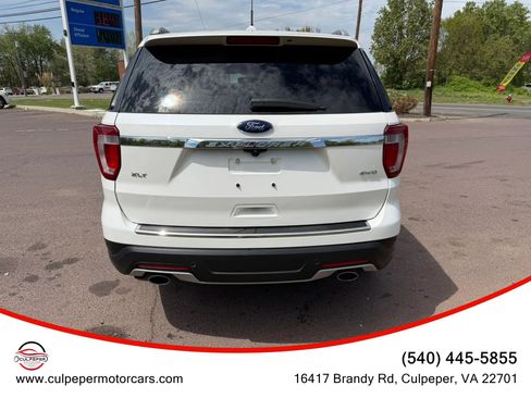 Used 2018 Ford Explorer XLT w/ Equipment Group 202A image 4