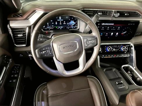 Used 2024 GMC Sierra 2500 Denali w/ Denali Reserve Package image 8