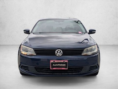 Used 2011 Volkswagen Jetta SE image 2