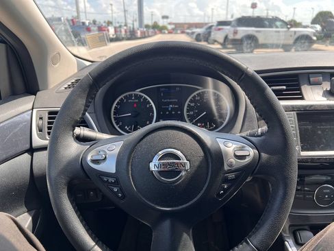 Used 2019 Nissan Sentra SR FWD image 22