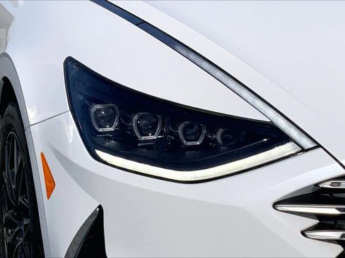 Used 2021 Hyundai Sonata Limited image 25